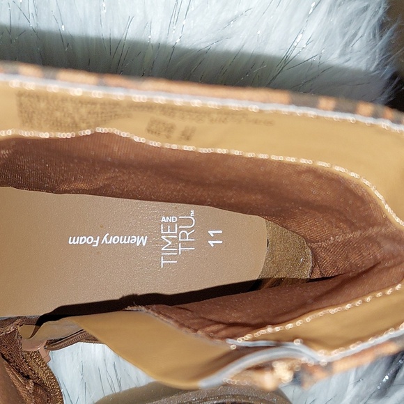 Ladies leopard boots - Picture 3 of 5